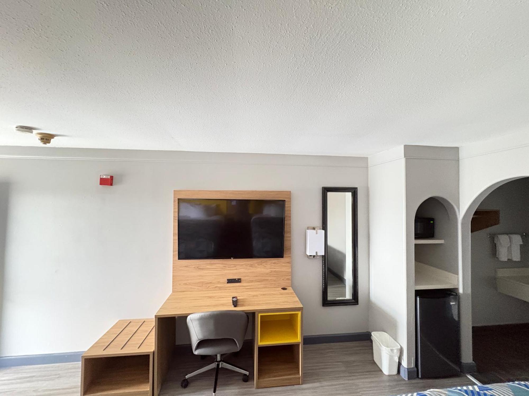 Days Inn By Wyndham Gonzales Eksteriør billede