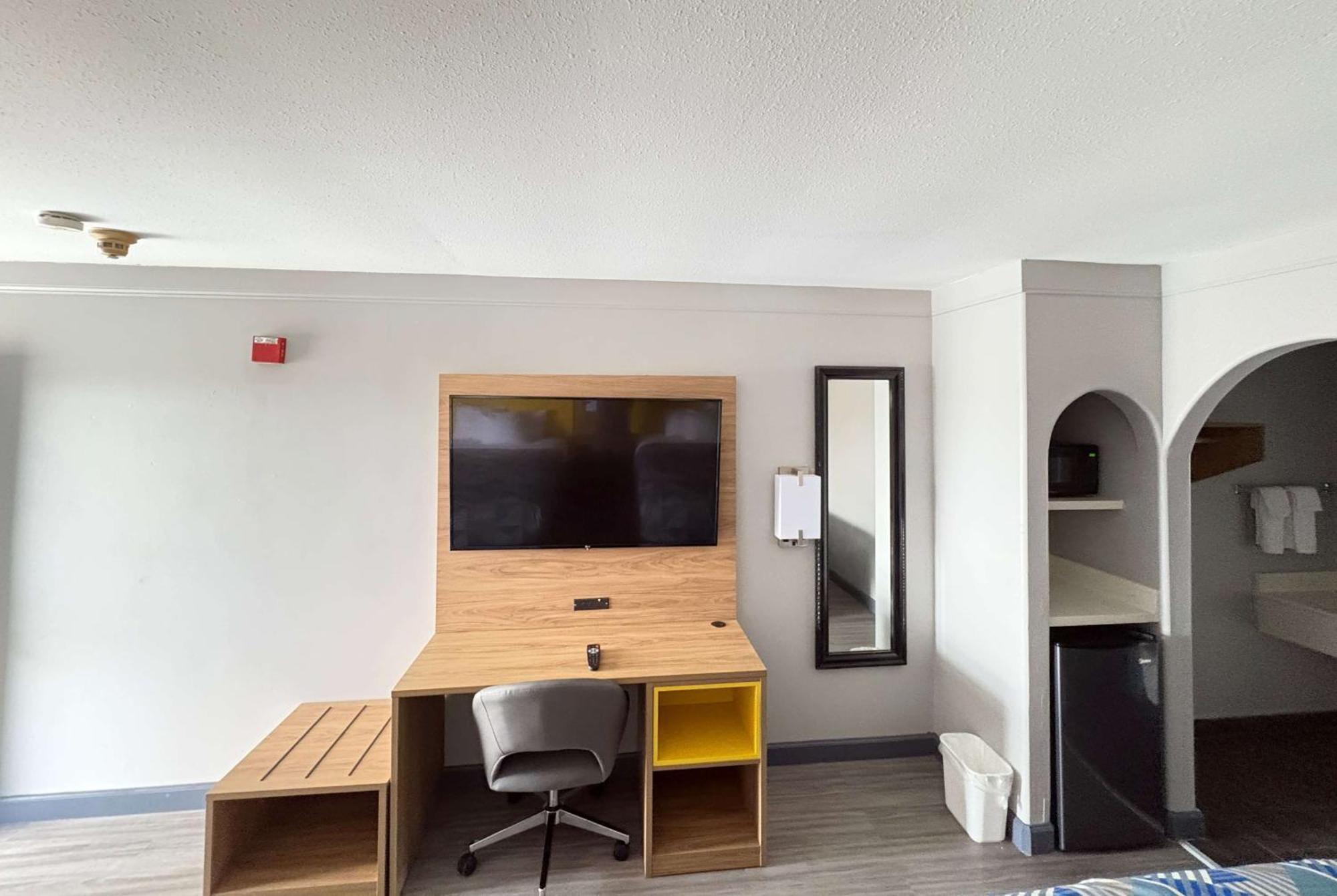 Days Inn By Wyndham Gonzales Eksteriør billede